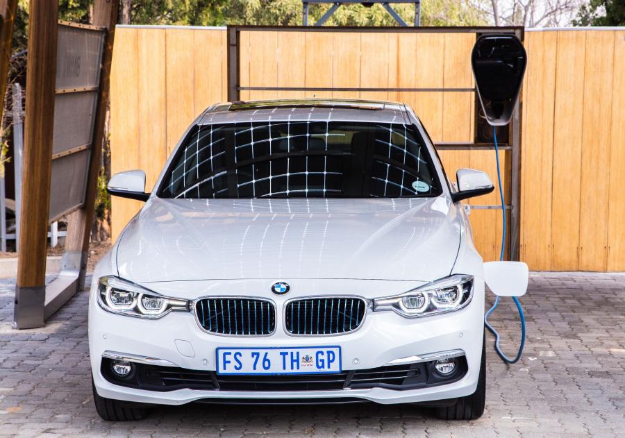  BMW 330e iPerformance (F30) 2017 года  (ZA) (фото 18 из 33)